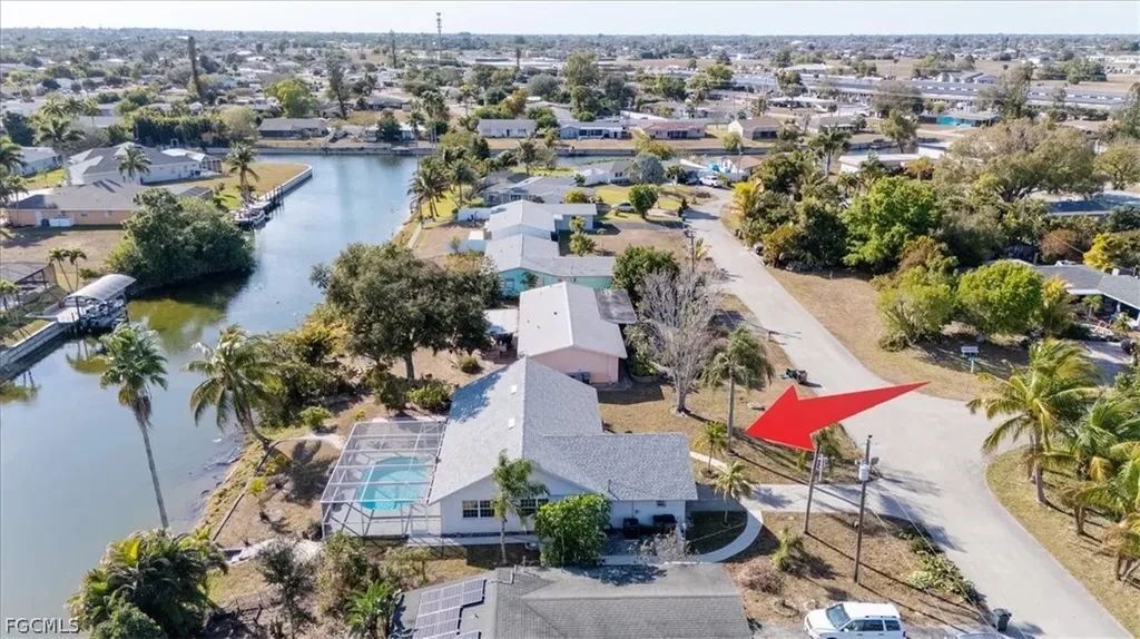 1302 NE 4th Terrace Cape Coral FL 33909