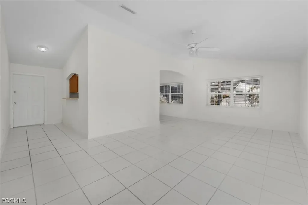 1302 NE 4th Terrace Cape Coral FL 33909
