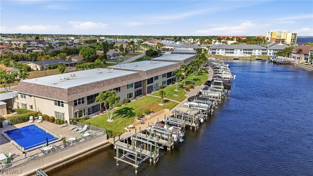 4229 SE 19th Place Cape Coral FL 33904