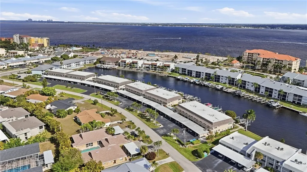 4229 SE 19th Place Cape Coral FL 33904