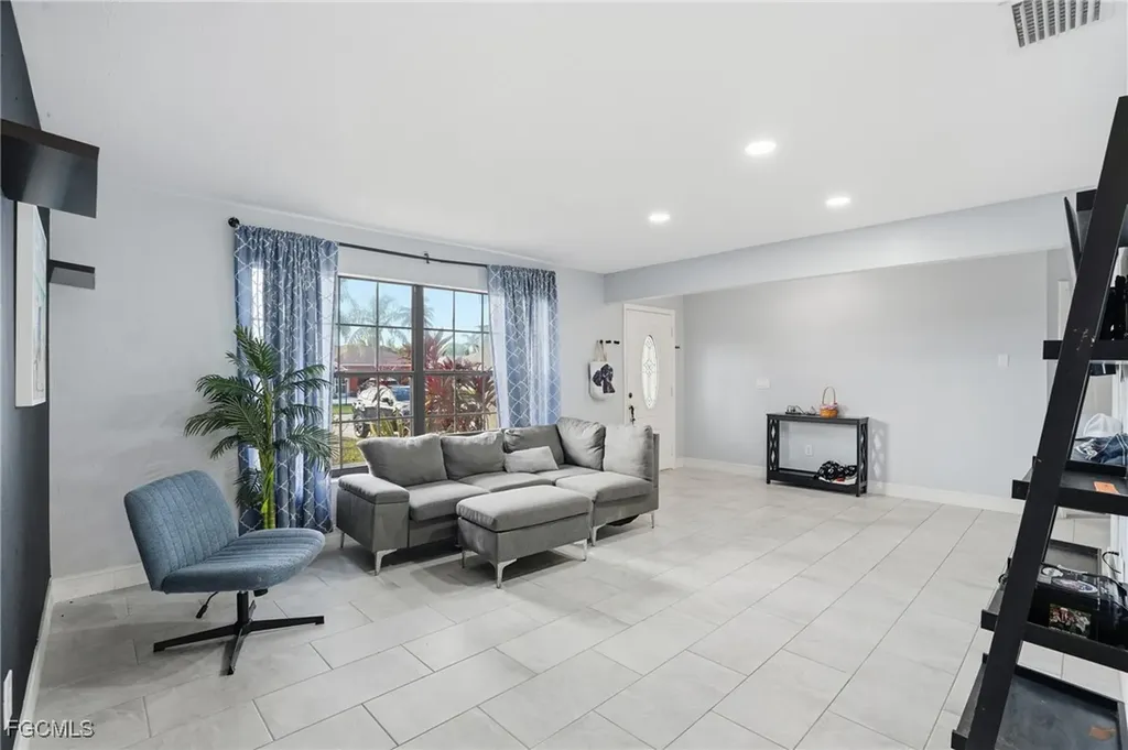 3623 SW 6th Place Cape Coral FL 33914