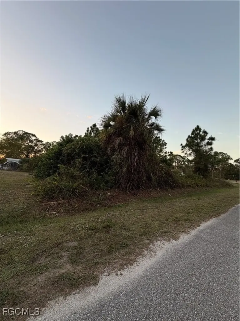 609 Wellington Avenue Lehigh Acres FL 33972