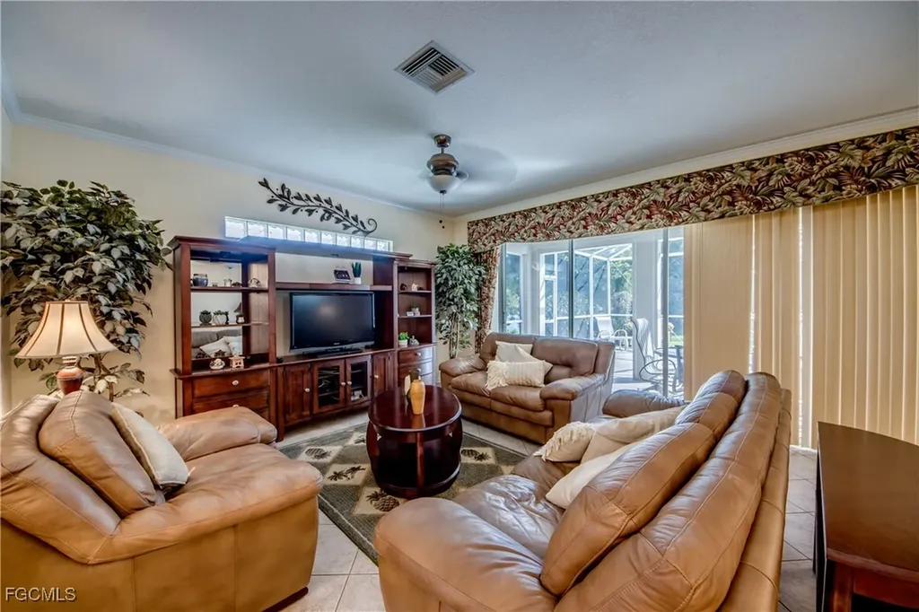 2260 Rio Nuevo Drive North Fort Myers FL 33917