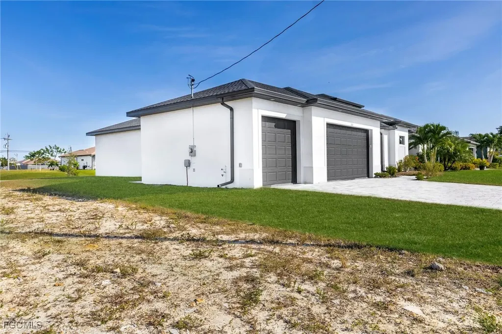 1517 SW 28th Terrace Cape Coral FL 33914