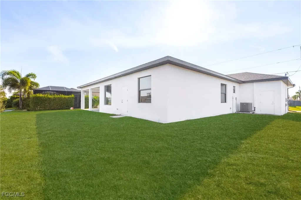 1517 SW 28th Terrace Cape Coral FL 33914