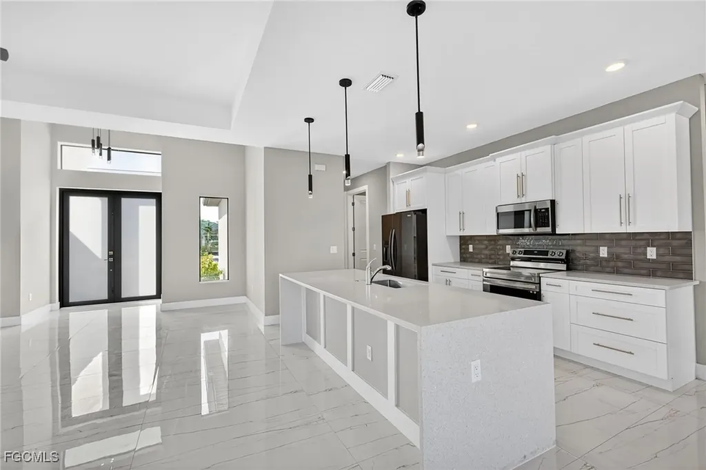 1517 SW 28th Terrace Cape Coral FL 33914