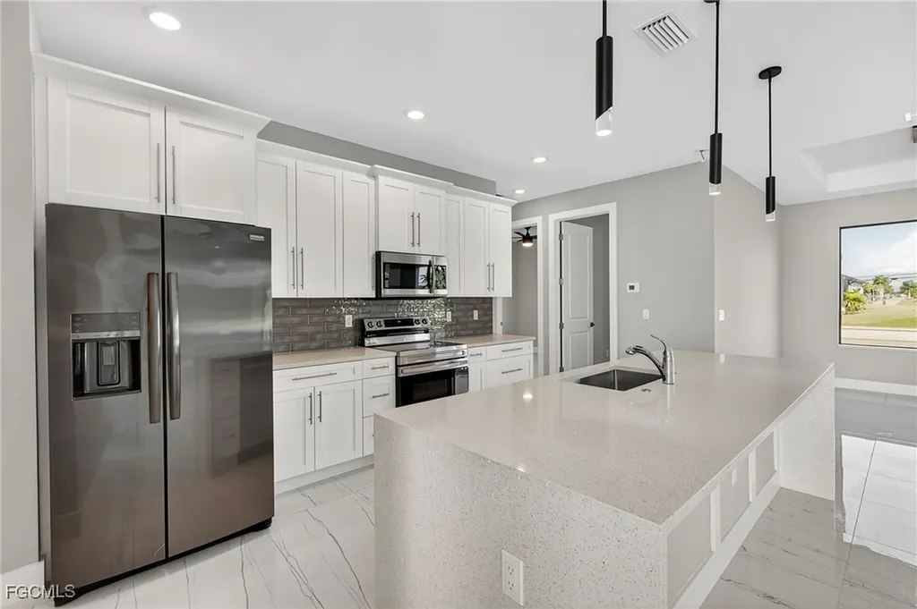 1517 SW 28th Terrace Cape Coral FL 33914