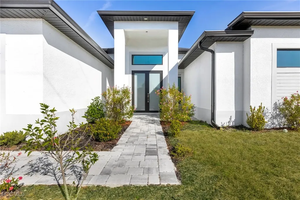 1517 SW 28th Terrace Cape Coral FL 33914