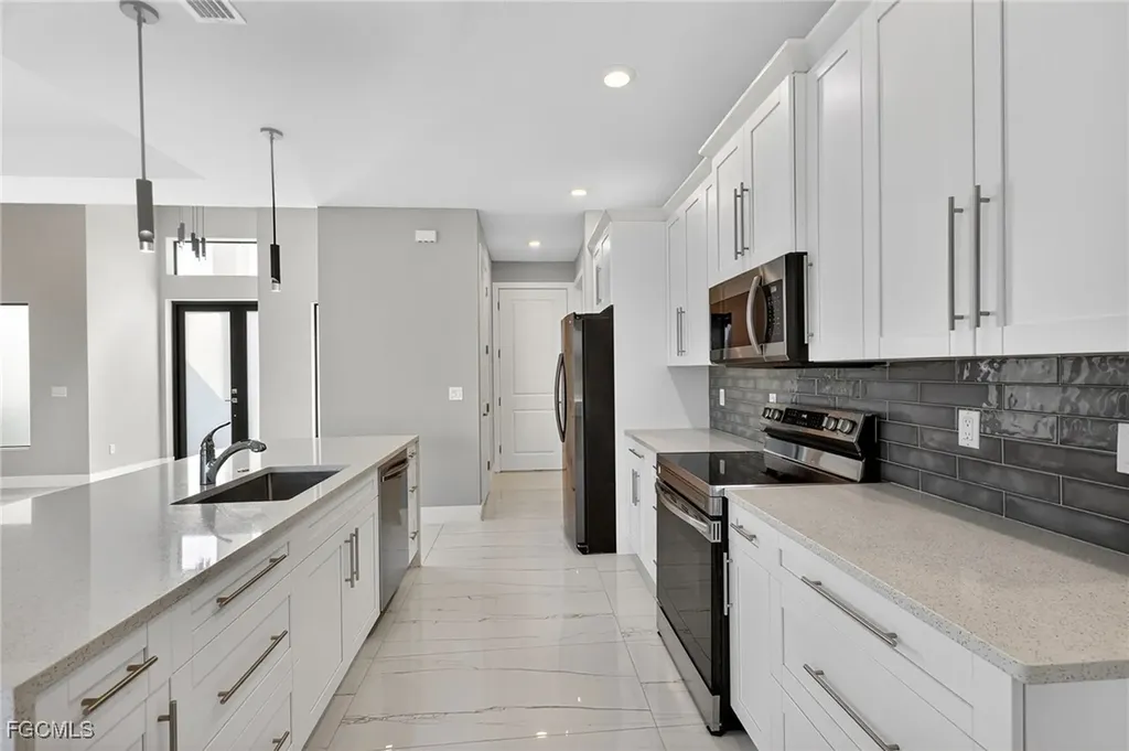 1517 SW 28th Terrace Cape Coral FL 33914