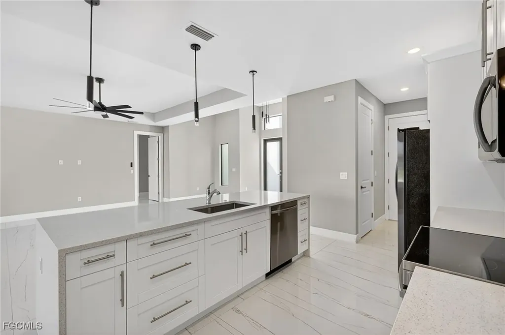 1517 SW 28th Terrace Cape Coral FL 33914