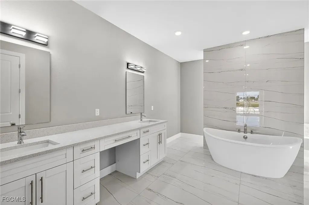 1517 SW 28th Terrace Cape Coral FL 33914