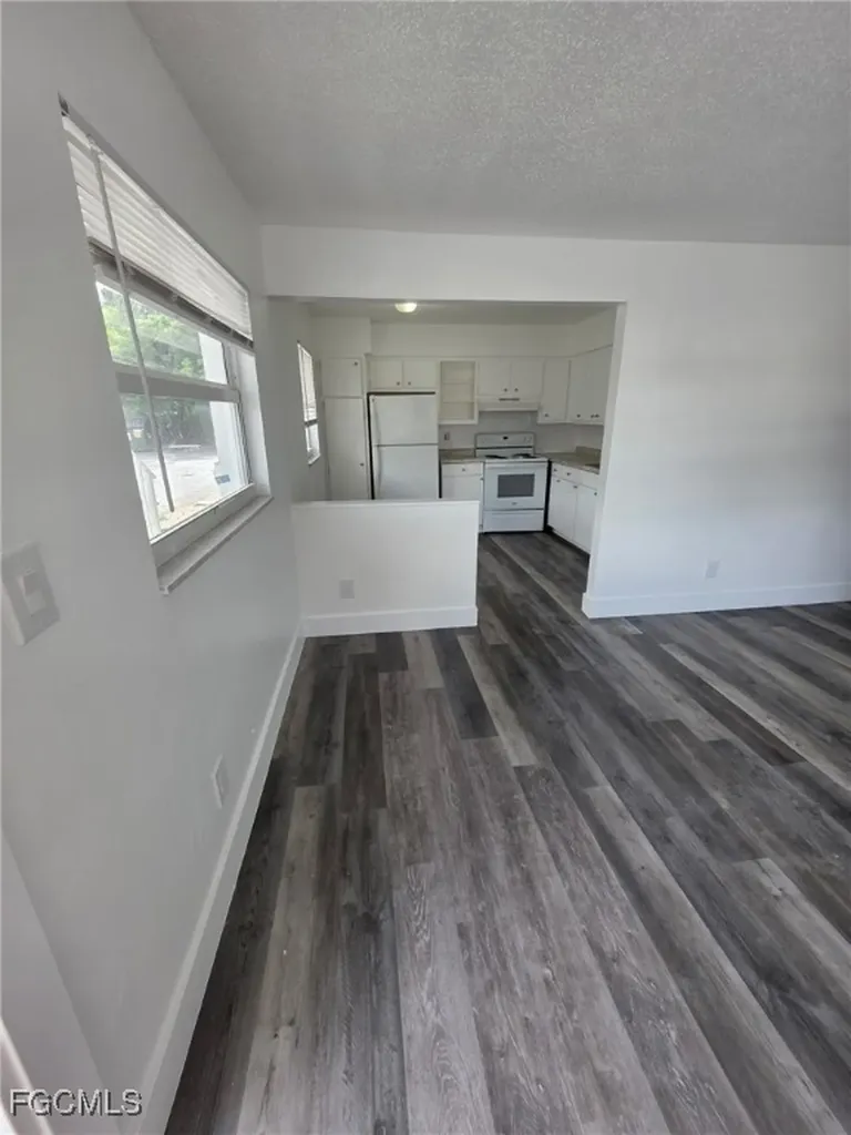 2708 Broadway Fort Myers FL 33901