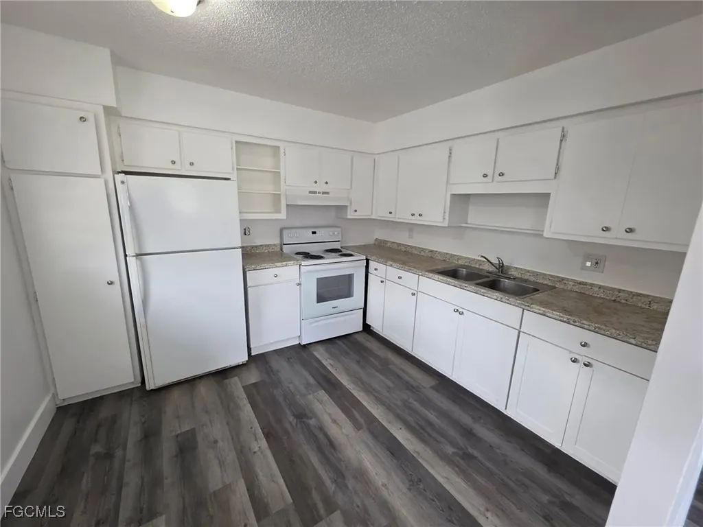 2708 Broadway Fort Myers FL 33901