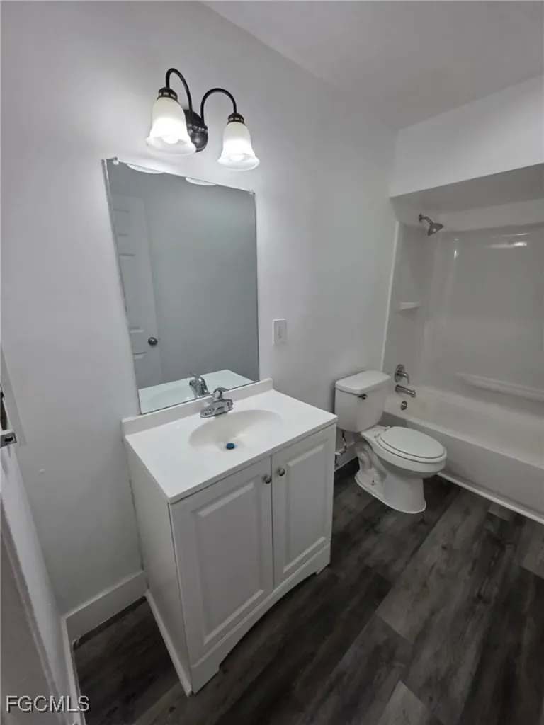 2708 Broadway Fort Myers FL 33901
