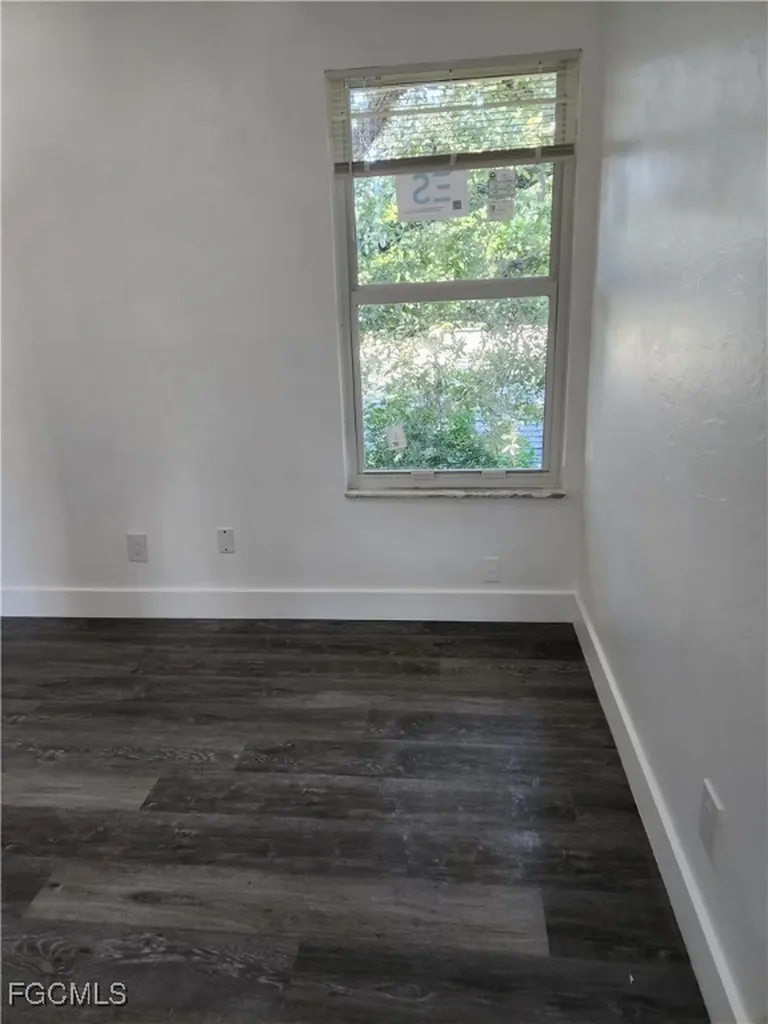 2670 Broadway Fort Myers FL 33901
