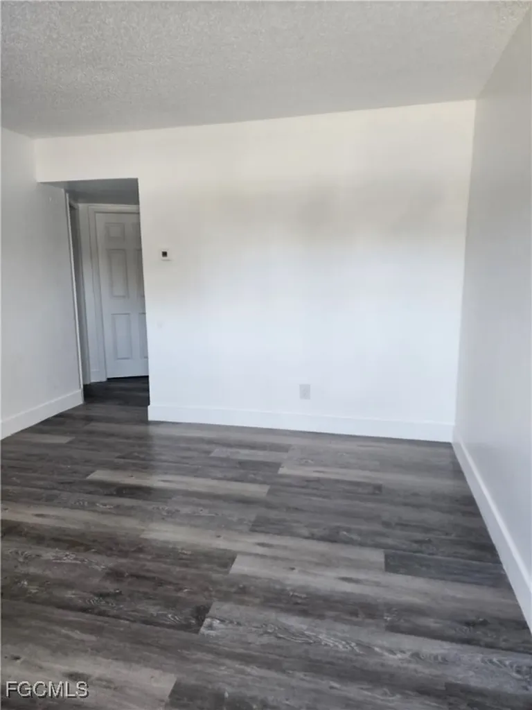 2670 Broadway Fort Myers FL 33901