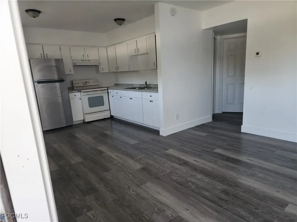 2670 Broadway Fort Myers FL 33901