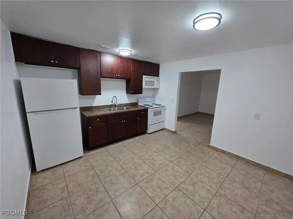2148 Dora Street Fort Myers FL 33901