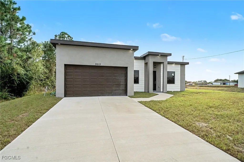 3013 4th Street SW Lehigh Acres FL 33976