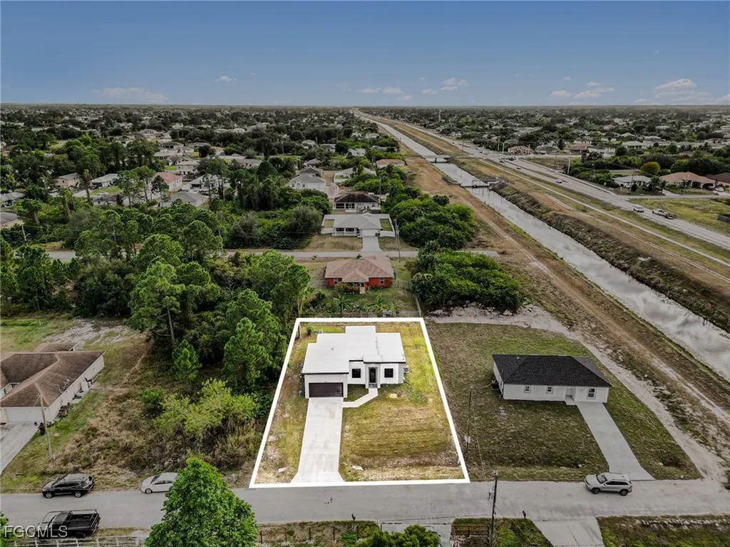 3013 4th Street SW Lehigh Acres FL 33976