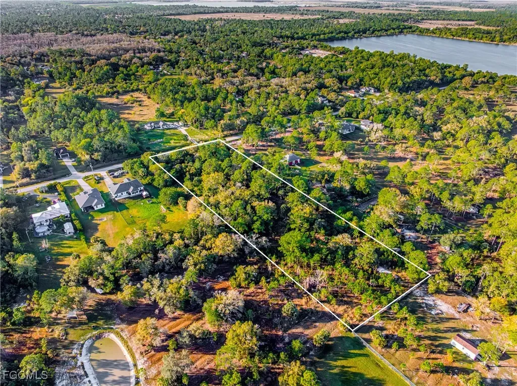 68TH Avenue NE Naples FL 34120