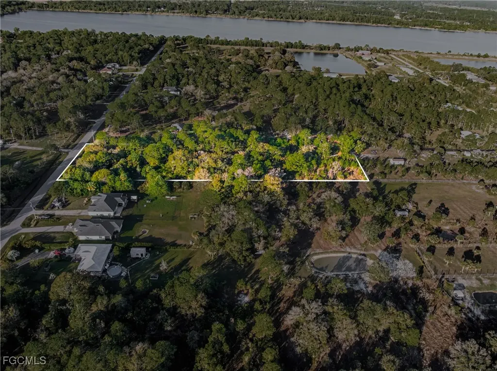 68TH Avenue NE Naples FL 34120