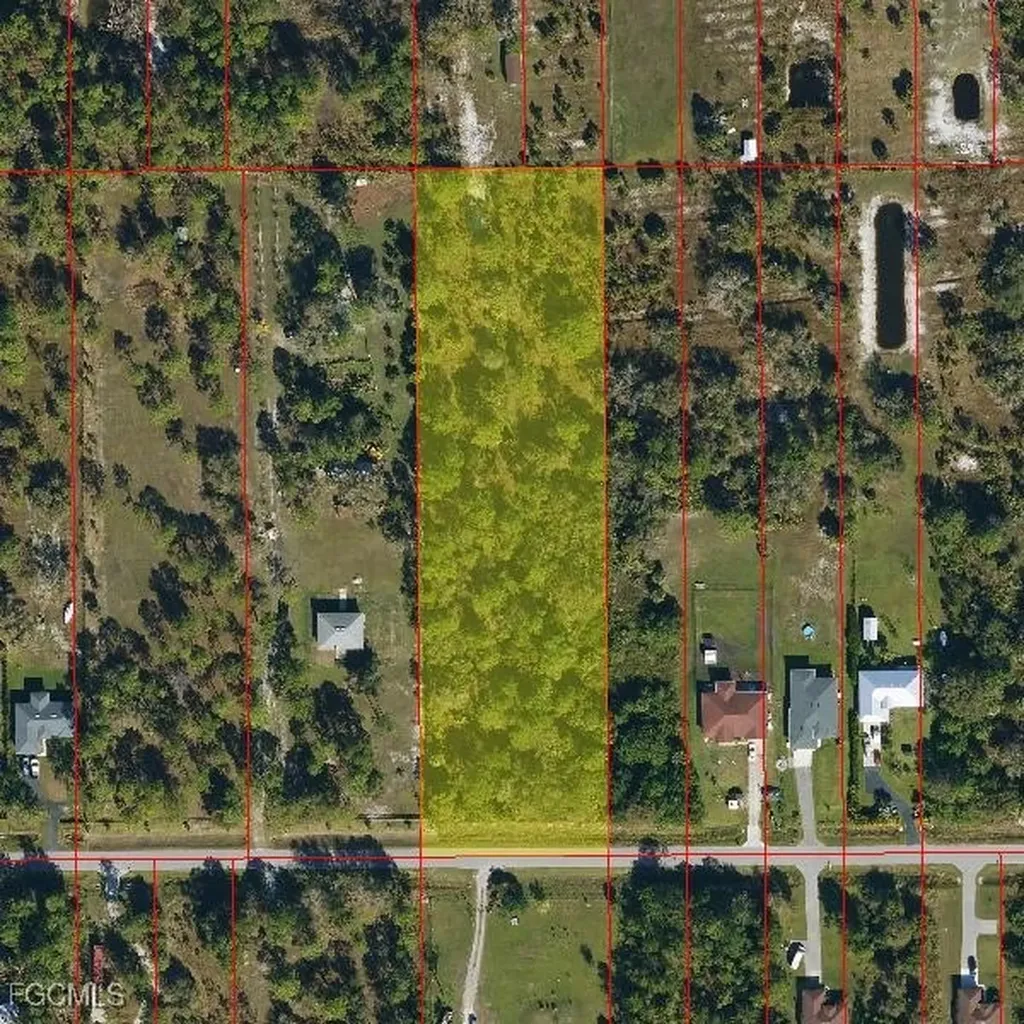 68TH Avenue NE Naples FL 34120