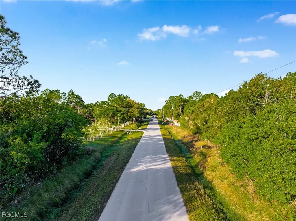 68TH Avenue NE Naples FL 34120