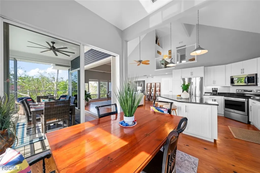 2449 Harbour Lane Sanibel FL 33957