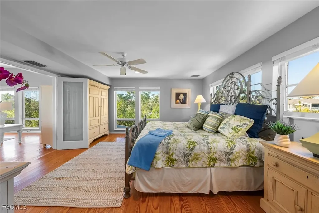 2449 Harbour Lane Sanibel FL 33957