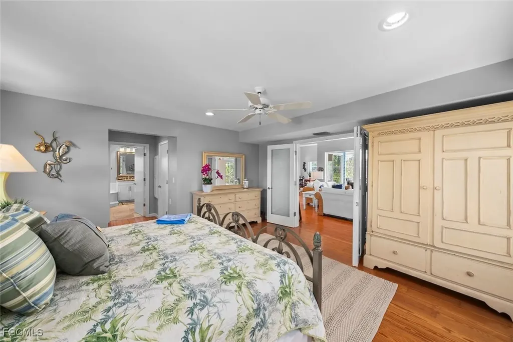 2449 Harbour Lane Sanibel FL 33957