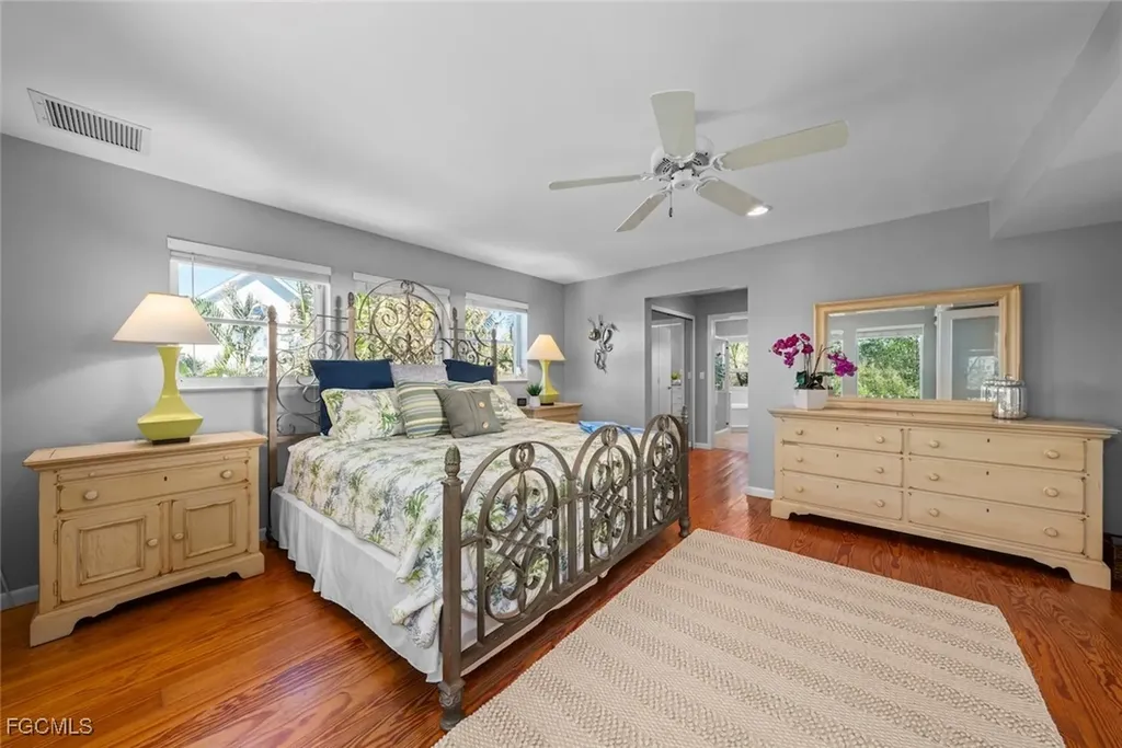 2449 Harbour Lane Sanibel FL 33957