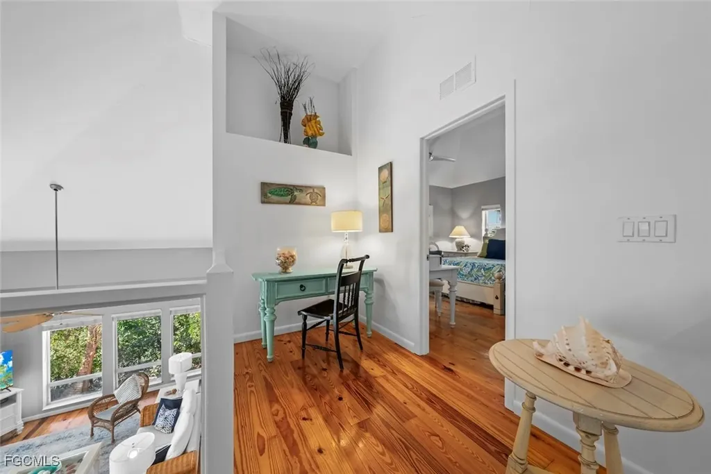 2449 Harbour Lane Sanibel FL 33957