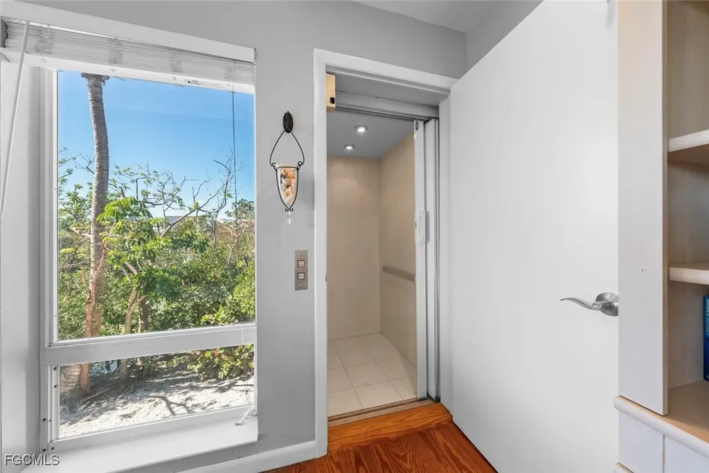 2449 Harbour Lane Sanibel FL 33957
