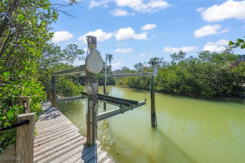 2449 Harbour Lane Sanibel FL 33957