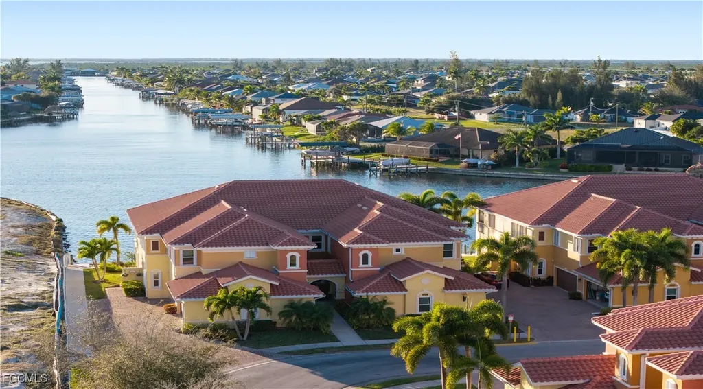 214 Shadroe Cove Circle Cape Coral FL 33991