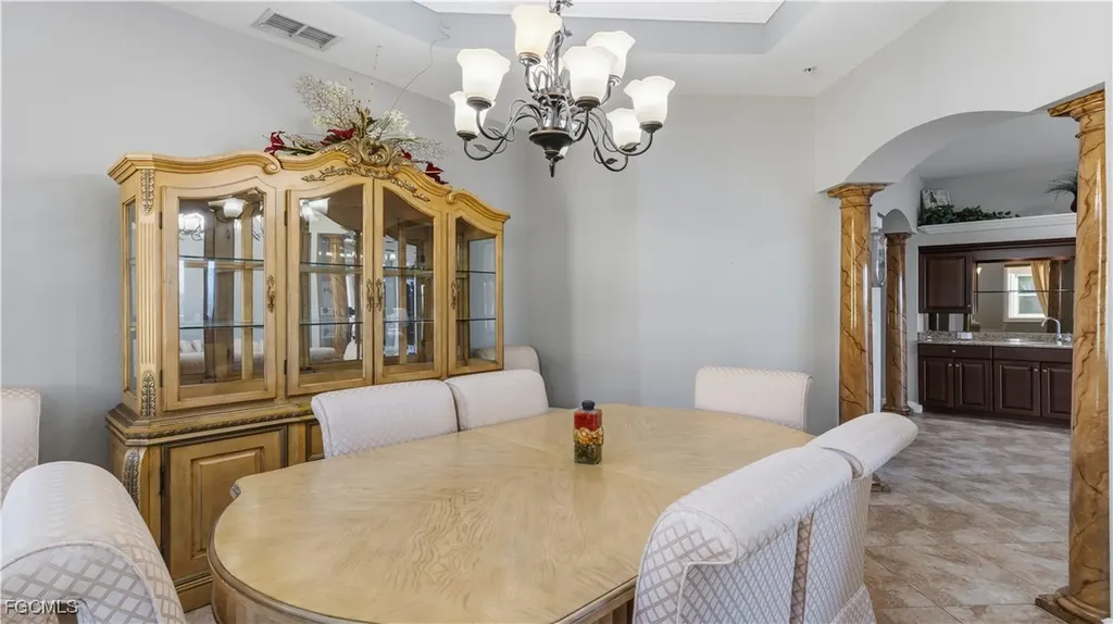 214 Shadroe Cove Circle Cape Coral FL 33991