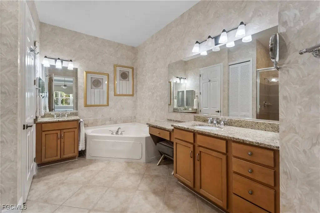 214 Shadroe Cove Circle Cape Coral FL 33991