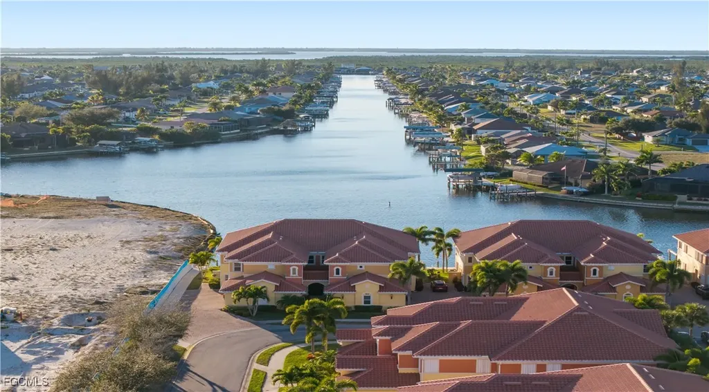 214 Shadroe Cove Circle Cape Coral FL 33991