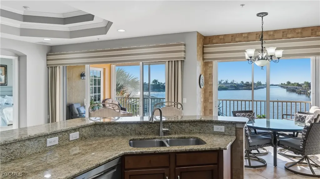 214 Shadroe Cove Circle Cape Coral FL 33991