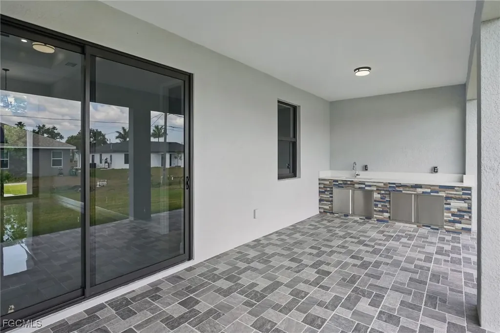 1813 NE 21st Street Cape Coral FL 33909