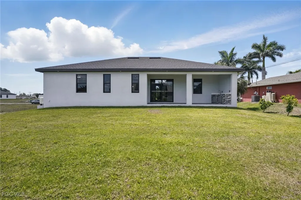 1813 NE 21st Street Cape Coral FL 33909
