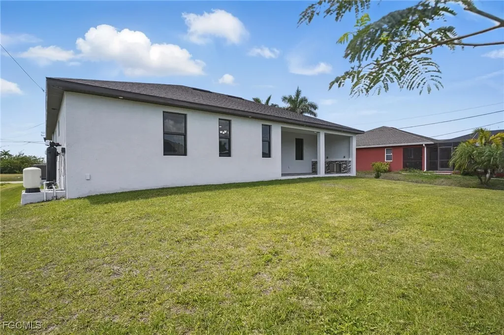 1813 NE 21st Street Cape Coral FL 33909