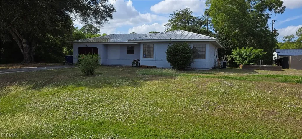 5036 SE Tradewinds Circle Labelle FL 33935