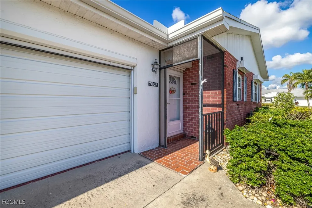 7008 Foxfire Drive Fort Myers FL 33919