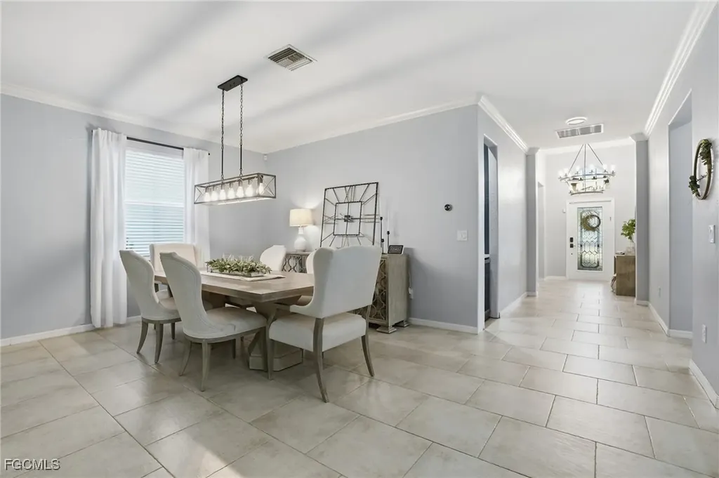 2469 Heydon Circle E Naples FL 34120