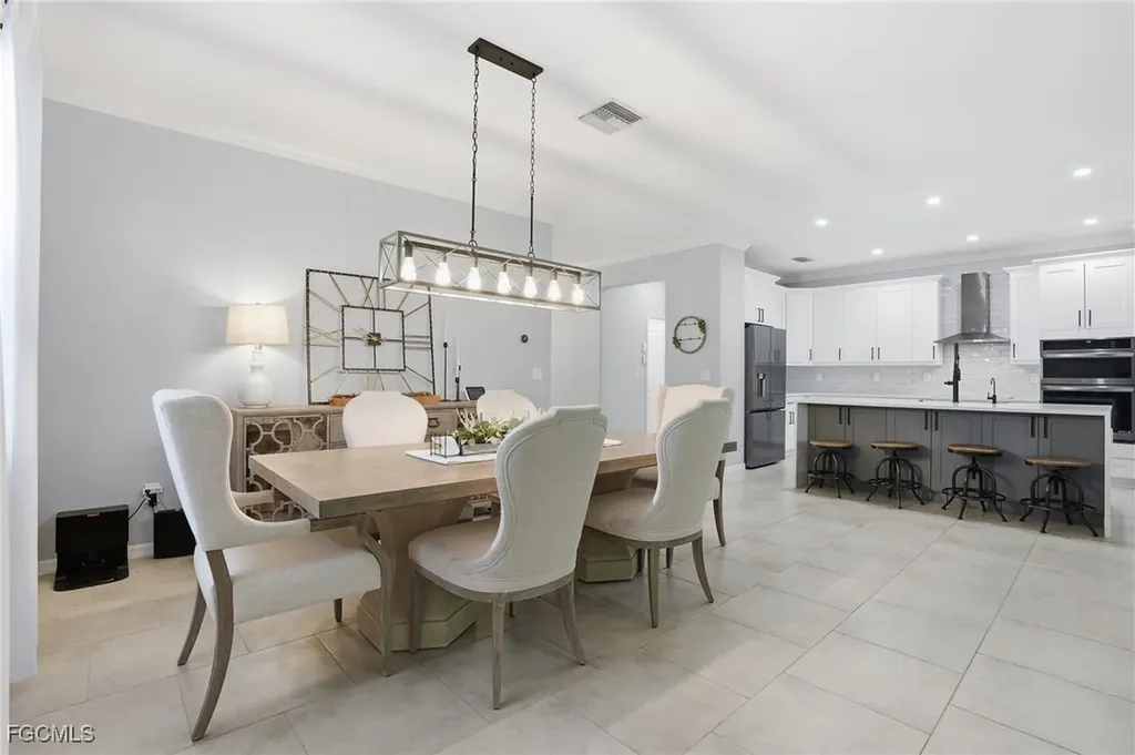2469 Heydon Circle E Naples FL 34120