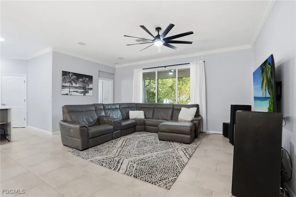 2469 Heydon Circle E Naples FL 34120