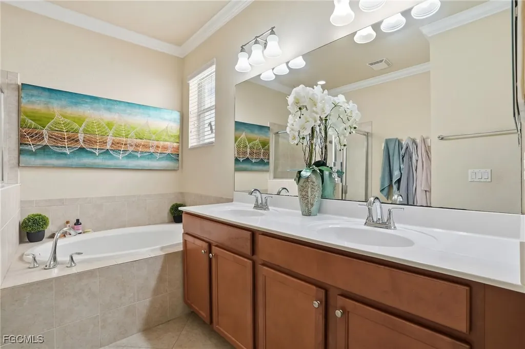 2469 Heydon Circle E Naples FL 34120