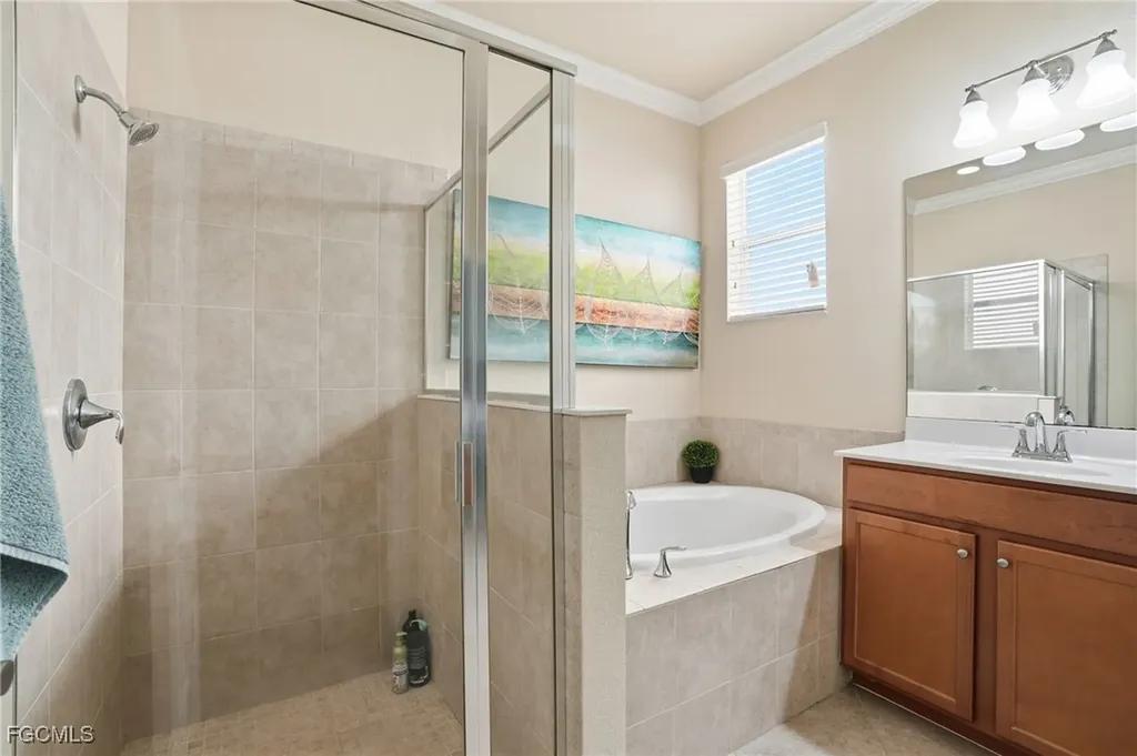 2469 Heydon Circle E Naples FL 34120